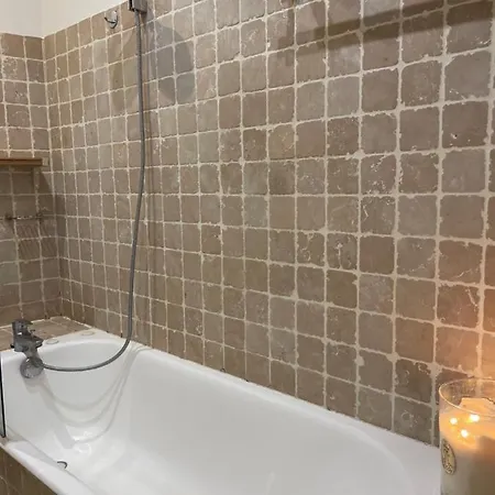 Quartier Montorgueil, Voie Piétonne, Dans Un Immeuble Du Xvème * Parigi
