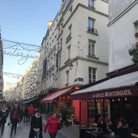 Appartamento Quartier Montorgueil, Voie Piétonne, Dans Un Immeuble Du Xvème *