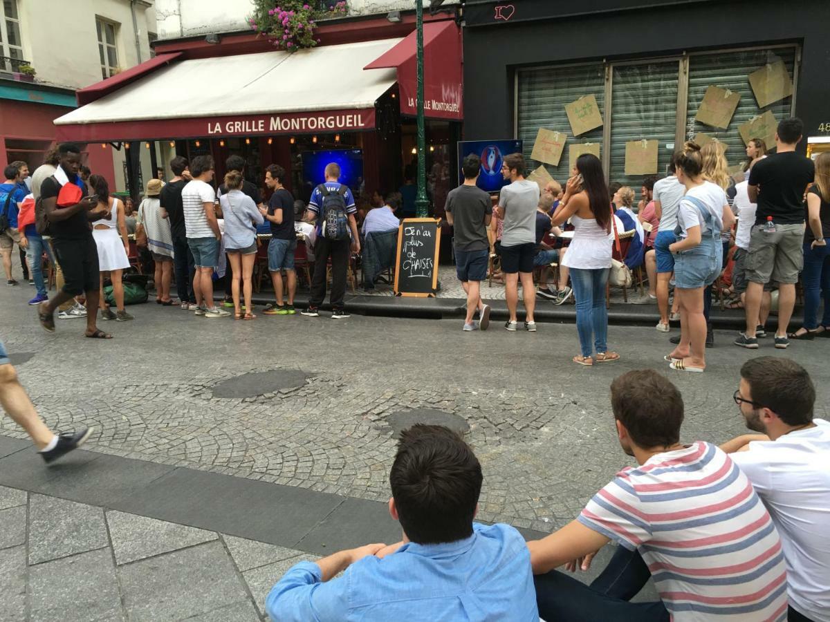 Quartier Montorgueil, Voie Piétonne, Dans Un Immeuble Du Xvème * Parigi