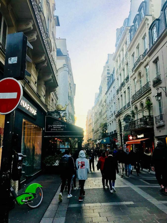 Appartamento Quartier Montorgueil, Voie Piétonne, Dans Un Immeuble Du Xvème